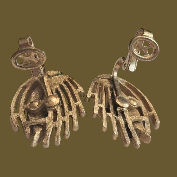 VINTAGE CROWN TRIFARI ALFRED PHILIPPE GOLD CLIP EARRINGS - Picture 3 of 10